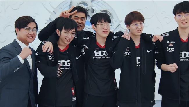 灰色资本穿 灰色资本穿